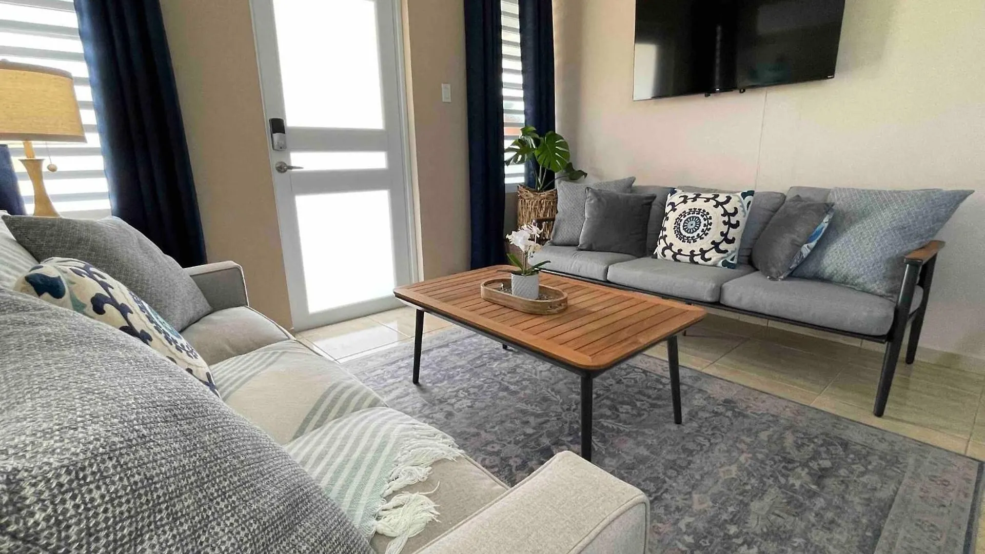 2 Units, 1 Price Group Bundle Sleeps 8 Beach House Luquillo 0*,